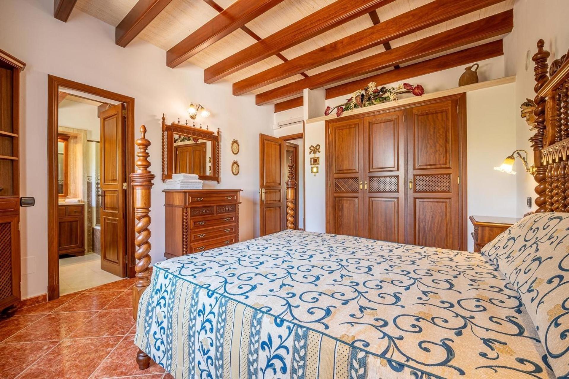 Mit Privatpool Fuer 6 Personen Ca 295 Qm In Son Negre, Mallorca Suedostkueste Von Mallorca